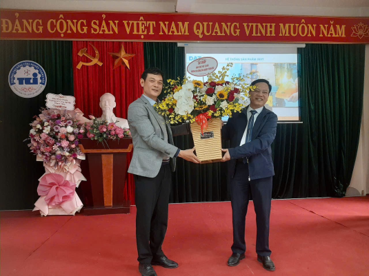 Hội thảo "Giải pháp tự động hóa công nghiệp và năng lượng tái tạo" tại trường Cao đẳng Công nghiệp Thanh Hóa