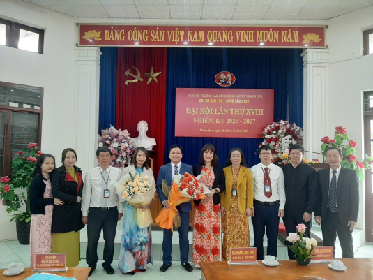 Đại hội điểm các chi bộ thuộc đảng bộ Trường Cao đẳng Công nghiệp Thanh Hóa nhiệm kỳ 2025-2027