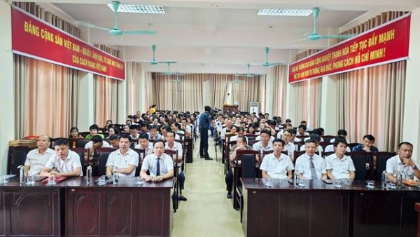Trường Cao đẳng Công nghiệp Thanh Hóa tổ chức Hội nghị Cán bộ, Viên chức, Lao động năm học 2025 – 2026