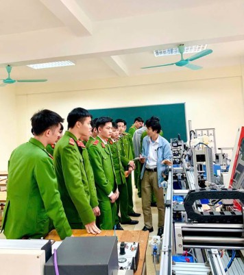 Công an tỉnh Thanh Hóa tổ chức Ngày hội tư vấn, hướng nghiệp, giới thiệu việc làm cho chiến sĩ xuất ngũ năm 2026