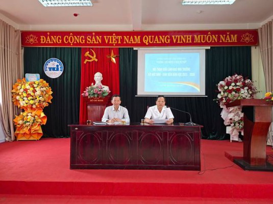 Sôi nổi Hội nghị đối thoại trực tiếp giữa học sinh, sinh viên với lãnh đạo Trường Cao đẳng Công nghiệp Thanh Hóa   năm học 2025 – 2026