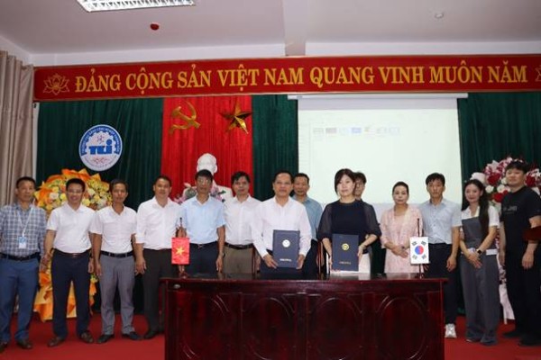 Trường Cao đẳng Công nghiệp Thanh Hóa đón tiếp và làm việc với Đoàn công tác Trường Đại học Daewon, Hàn Quốc