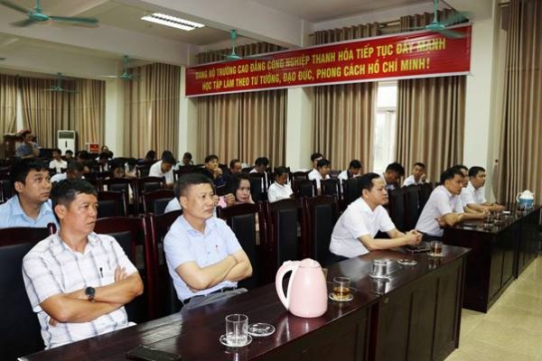 Trường Cao đẳng Công nghiệp Thanh Hóa tổ chức Hội nghị nghiên cứu, học tập, quán triệt các nghị quyết, chỉ thị, kết luận, quy định mới của Đảng